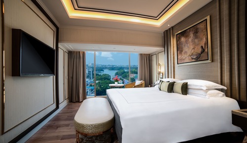 Deluxe Room, 1 King Bed, City View