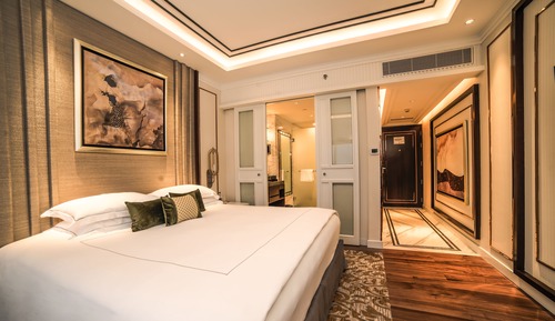 Luxury Room, 1 King Bed, City View