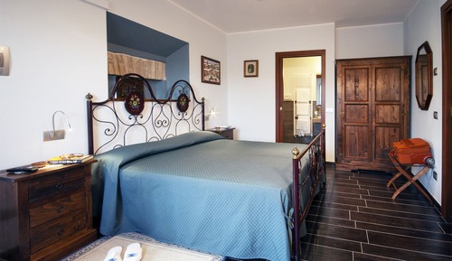 Executive Suite, 2 Bedrooms, Accessible, Garden View