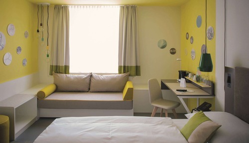 Room, 1 King Bed (Lounge Plus)