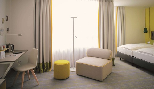 Room, 1 King Bed (Lounge)