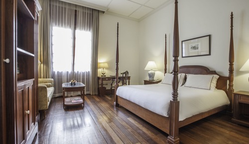 Deluxe Double Room, 1 King Bed, Pool View