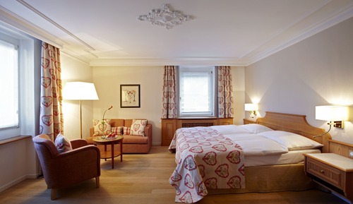 Superior double room with parquet floor