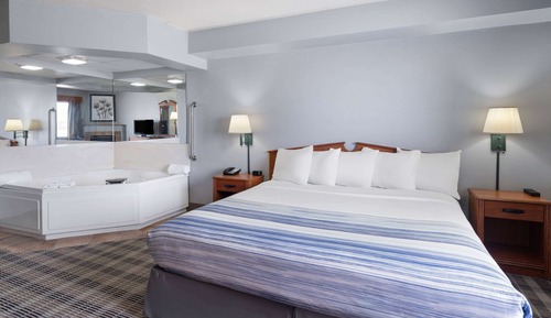 Superior Suite, 1 King Bed, Non Smoking