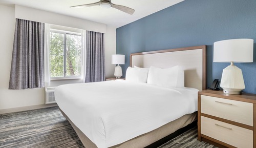 1 Bedroom King Suite with Balcony