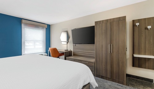 Standard Room, 1 King Bed