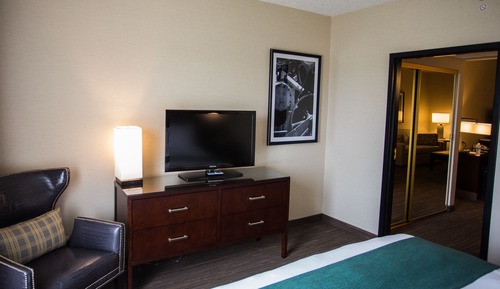 Suite, 1 King Bed, Accessible, Non Smoking