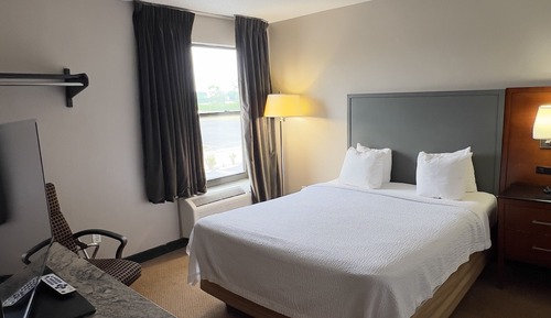 Standard Room, 1 Queen Bed