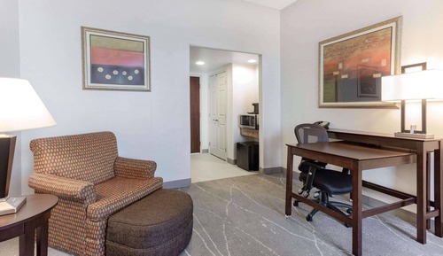 Upgraded, Deluxe Room, 1 King Bed