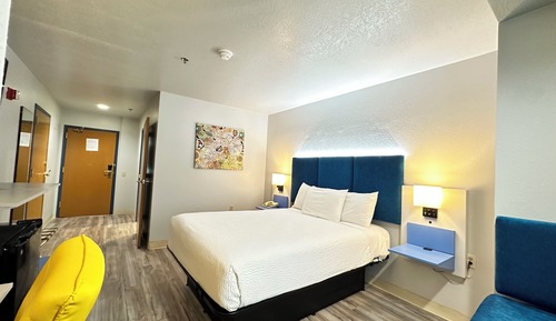 Standard Room, 1 Queen Bed