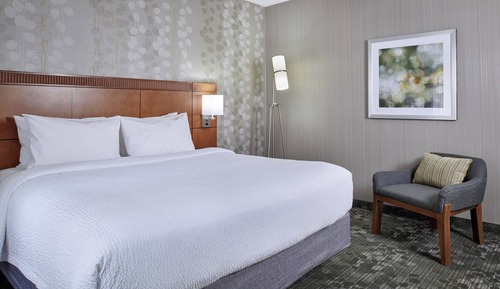 Suite, 1 Bedroom, Courtyard View