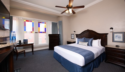 Room, 1 King Bed, Fireplace, City View