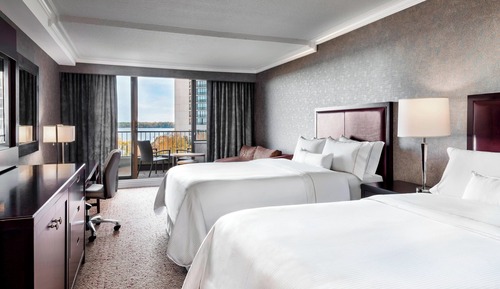 Premium Room, 1 King Bed, Balcony, Lake View