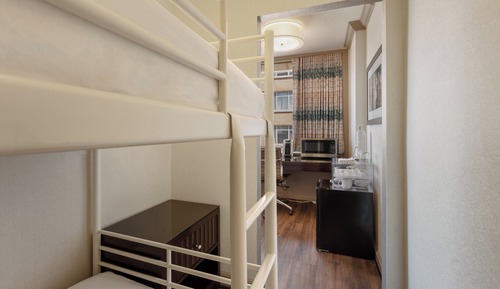 Room (Bunk)