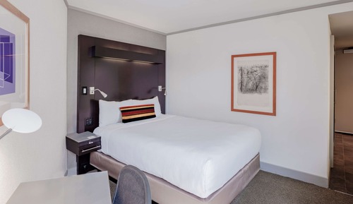 Standard Room, 1 Queen Bed (City Explorer)