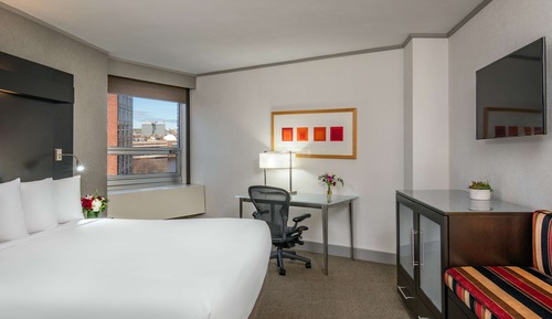 Room, 1 King Bed, Accessible (River, Hearing, Tub)
