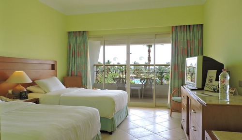 Standard Twin Room with Pool and Sea View