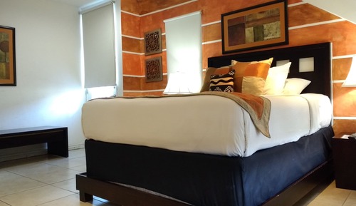 Premium Room, 1 Queen Bed (Samaan)