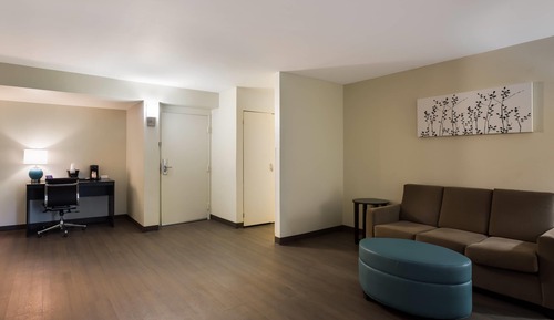 Suite, 1 King Bed, Non Smoking