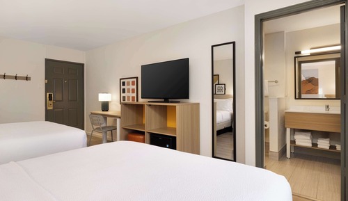 Room, 2 Queen Beds, Accessible (Hearing)