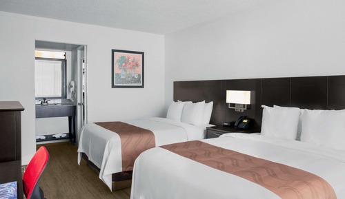 2 Queen Beds, Nonsmoking, Accessible, Upgrade