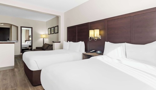 Suite, 2 Double Beds, Non Smoking