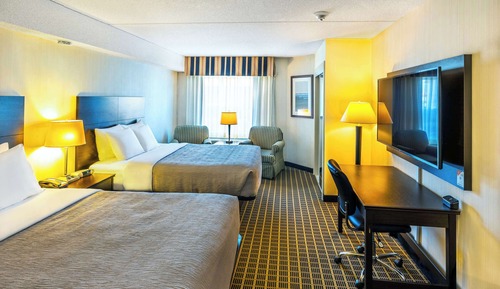 Room, 2 Queen Beds, Non Smoking, Ground Floor