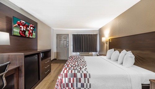 Deluxe Room, 1 King Bed, Smoking