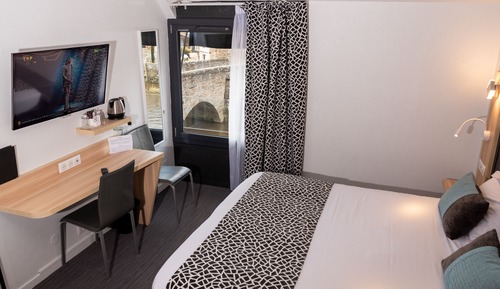 Superior Room, 1 King Bed, River View (Larger Room;Twin bed on request)