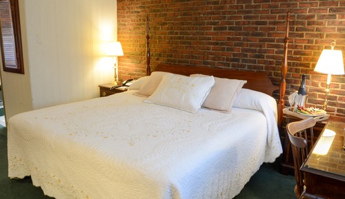 Standard Room, 1 King Bed