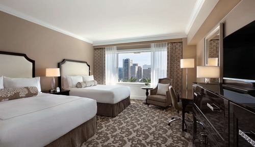 Signature Room, 2 Queen Beds, Roll-in Shower (Skyline)