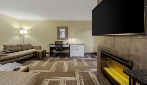 Suite, 1 King Bed, Non Smoking, Hot Tub