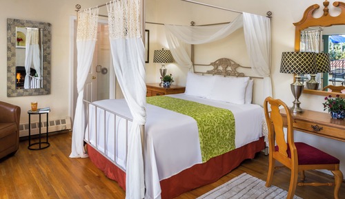 Deluxe Room, 1 Queen Bed
