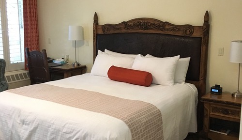 Classic Room, 1 King Bed, Accessible