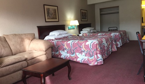 Family Room, 2 Queen Beds, Non Smoking