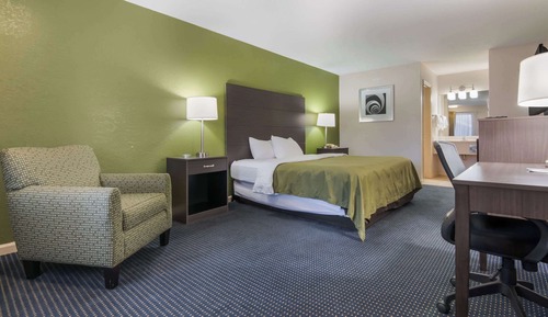 Standard Room, 1 King Bed, Smoking