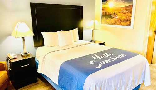 Room, 1 Queen Bed, Non Smoking
