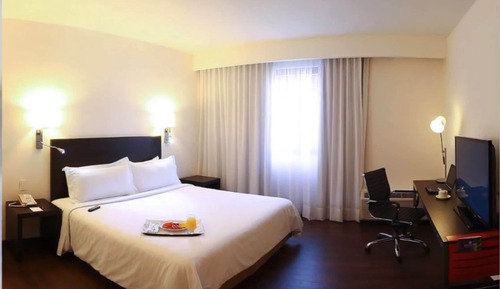 Deluxe Room, 1 King Bed