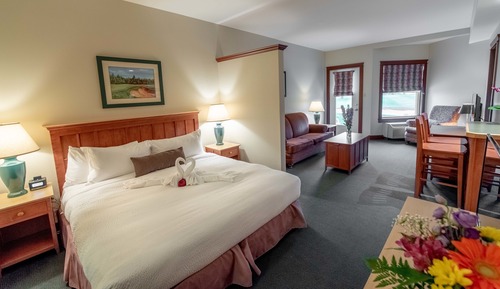 Junior Suite, 1 King Bed with Sofa bed