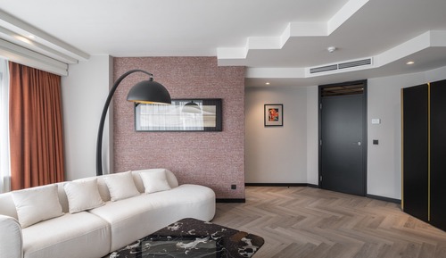 Deluxe Suite City View