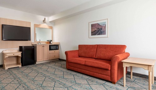 Suite, 1 King Bed, Non Smoking