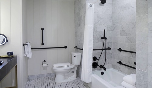 Grand Room, 1 King Bed (Mobility Accessible, Tub)