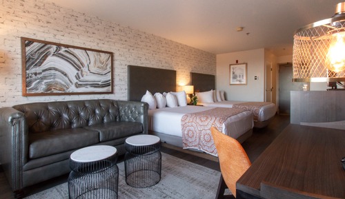 2 Queen Suite
