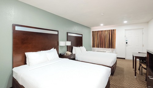 Standard Room, 2 Queen Beds, Non Smoking (Exterior, Pet Friendly)