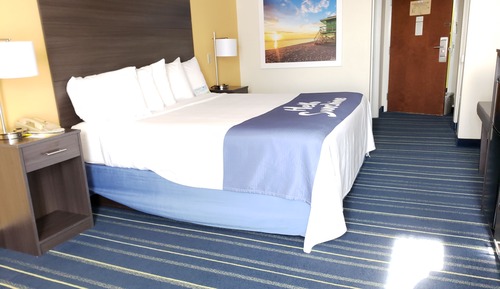 Standard Room, 1 King Bed