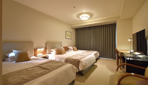 Triple Room, Smoking