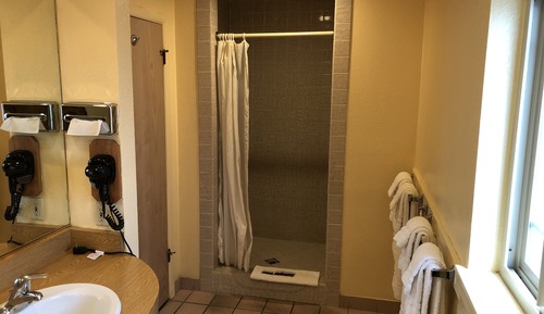 Standard Room, 1 Queen Bed