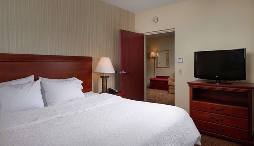 Suite, 1 King Bed, Non Smoking