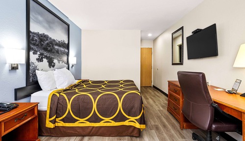 Standard Room, 1 Queen Bed