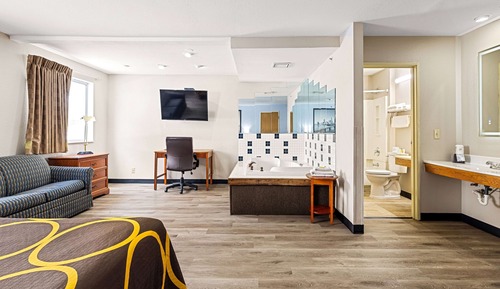 Studio Suite, 1 King Bed, Non Smoking